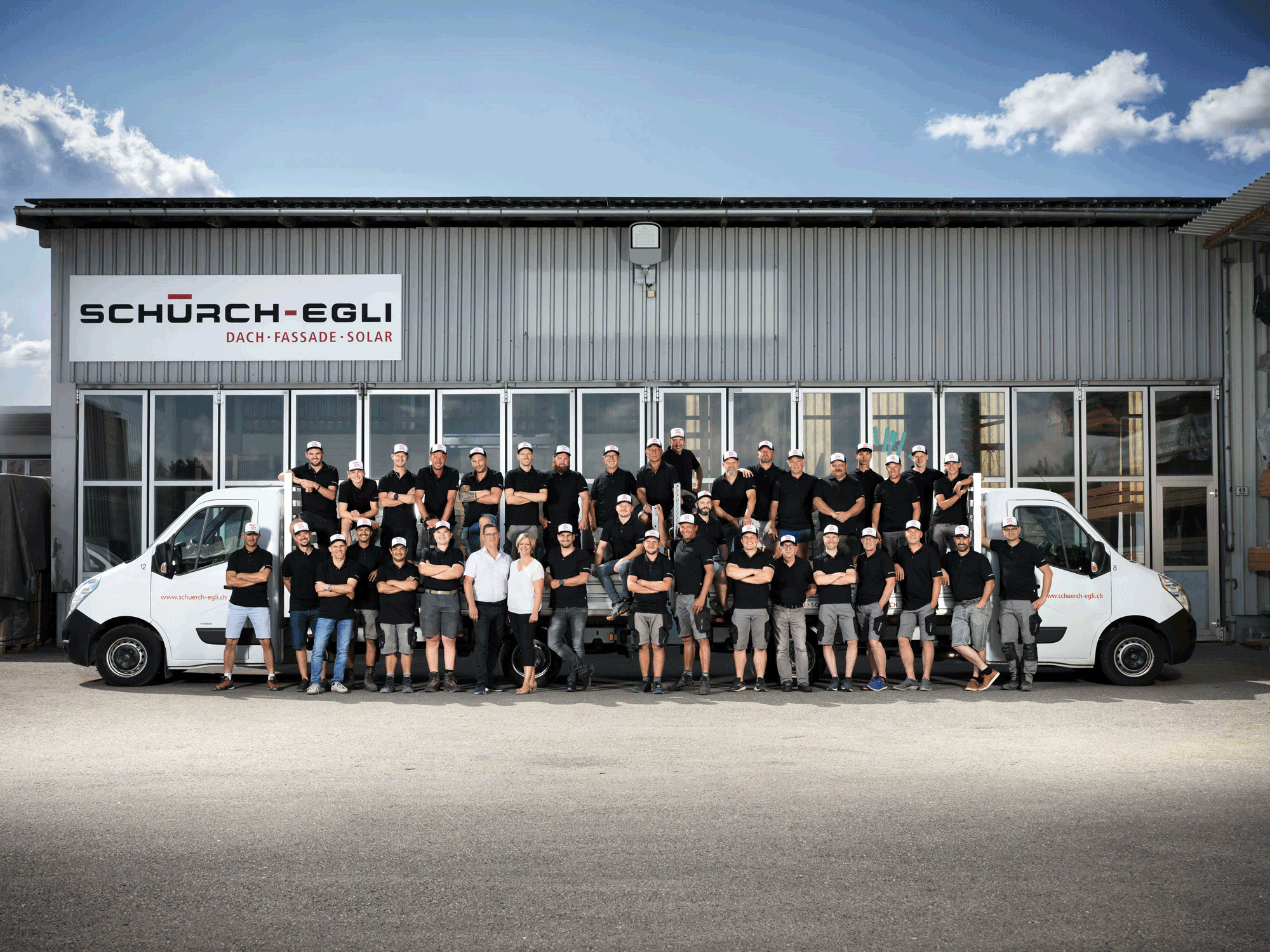 Schuerch-Egli_Team_2023_Web_2000x1500px.gif