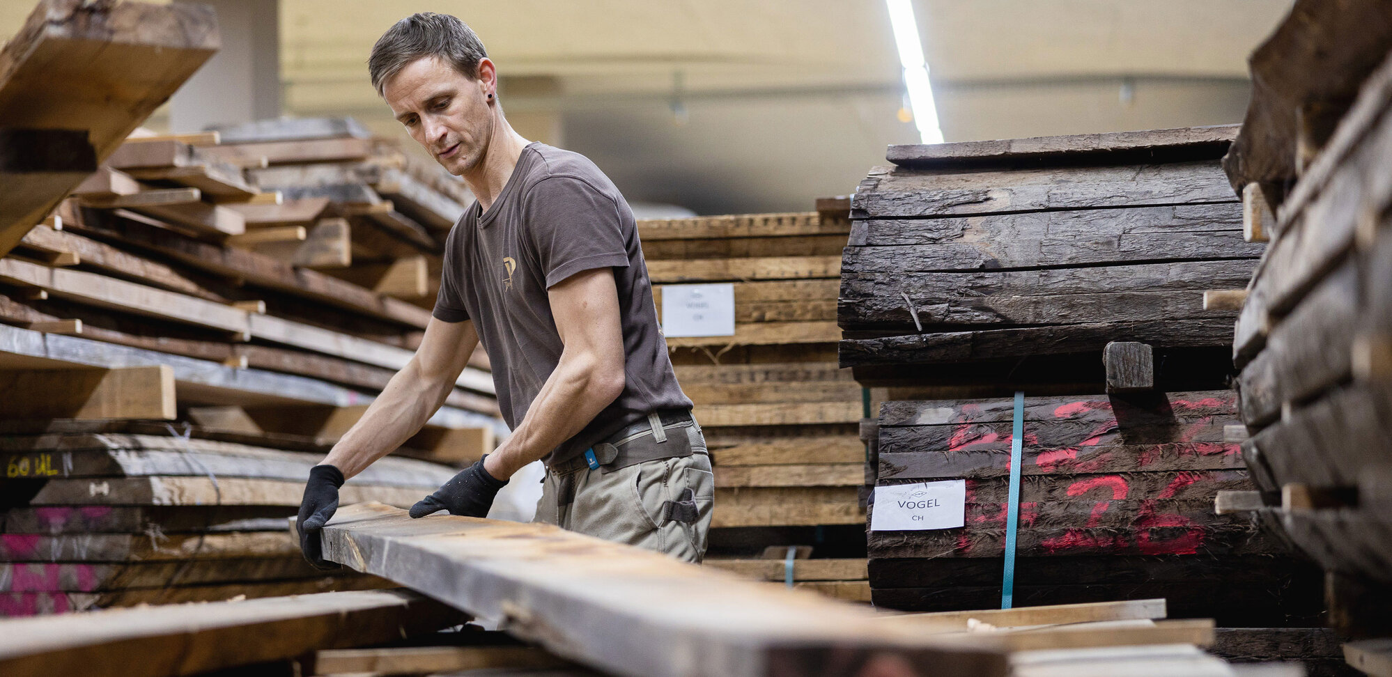 IGN. DESIGNM&Ouml;BEL AUS MASSIVHOLZ